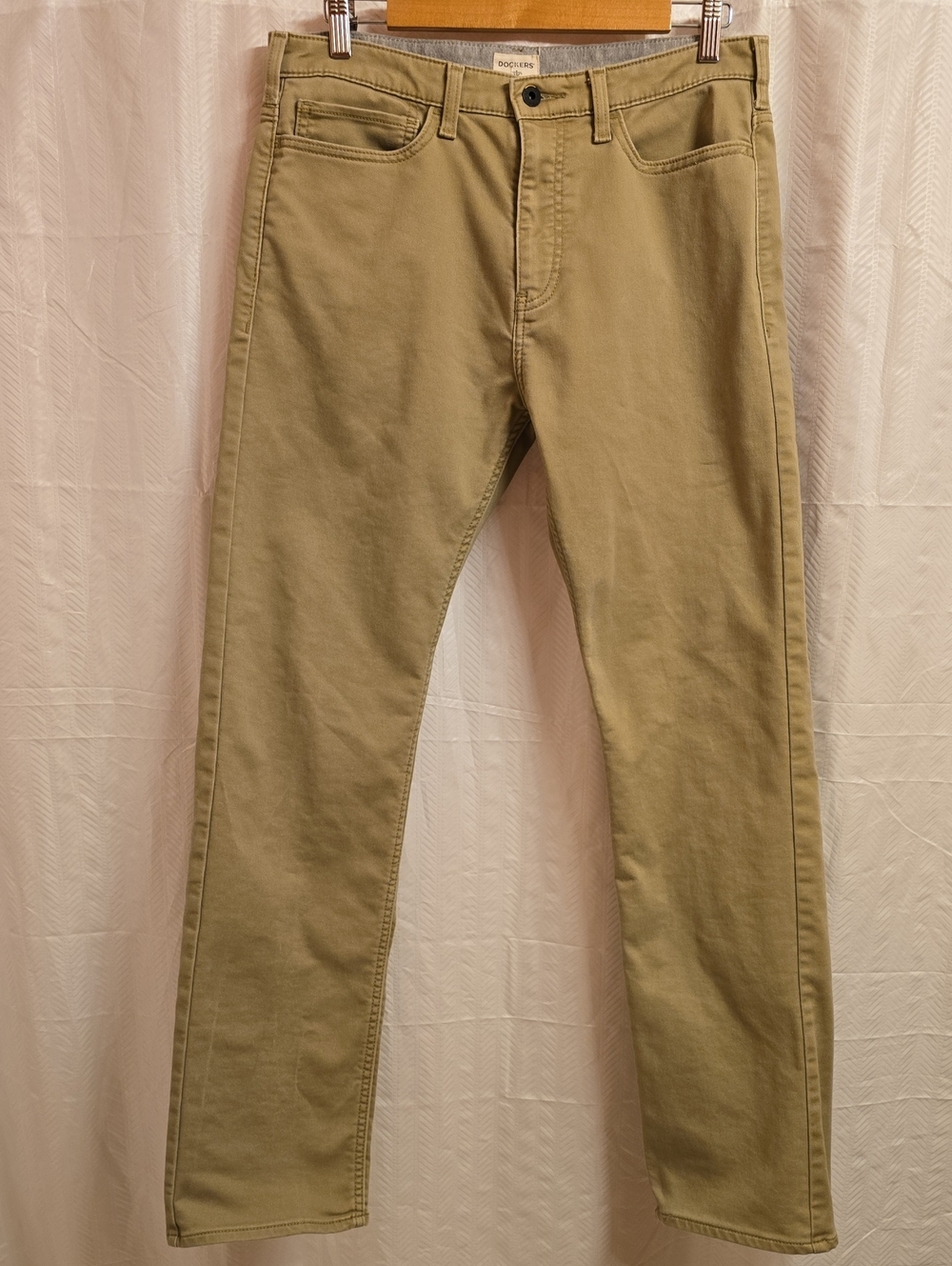 Dockers Jean Cut Fabric Pants Men's Sz 32 Straight Fit Tan Khaki Fabric Pliable
